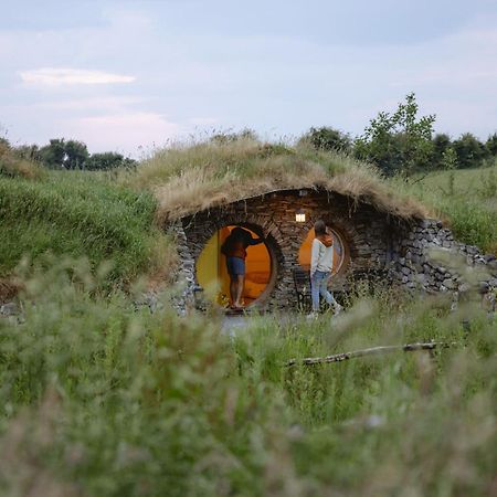 Mayo Glamping Castlebar Exteriör bild