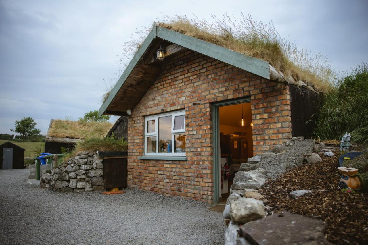 Mayo Glamping Castlebar Exteriör bild