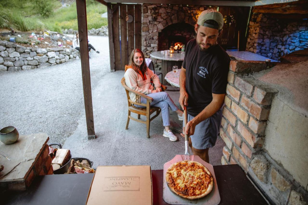 Mayo Glamping Castlebar Exteriör bild