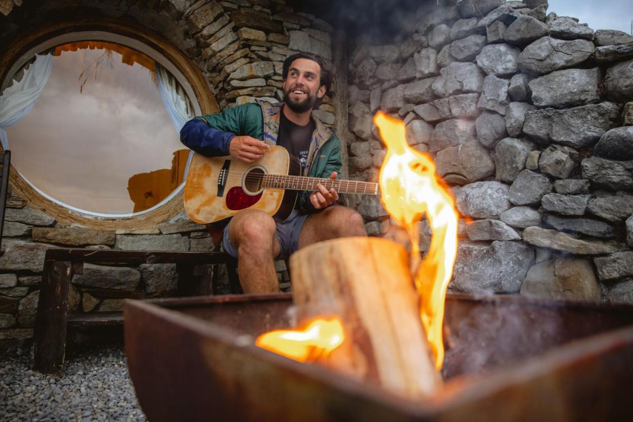 Mayo Glamping Castlebar Exteriör bild