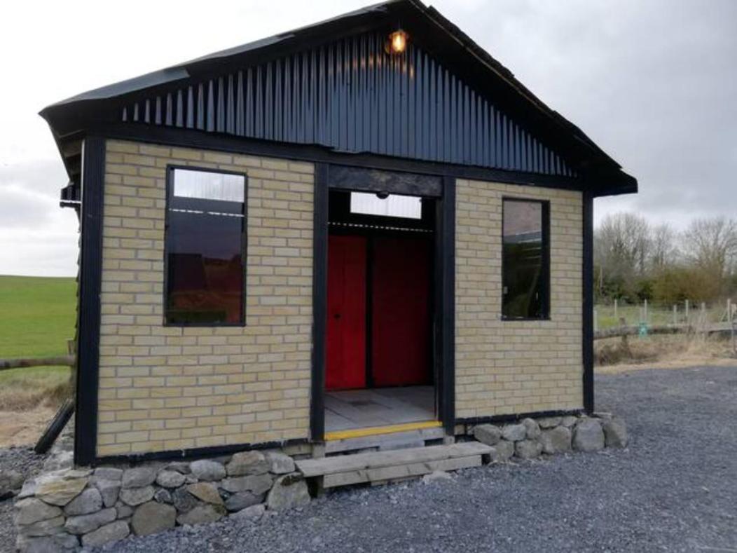 Mayo Glamping Castlebar Exteriör bild